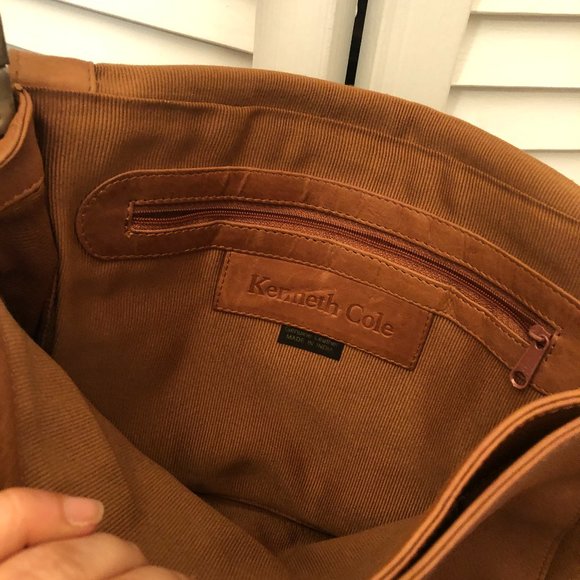 Kenneth Cole women leather messenger bag, color light cognac - Picture 9 of 12